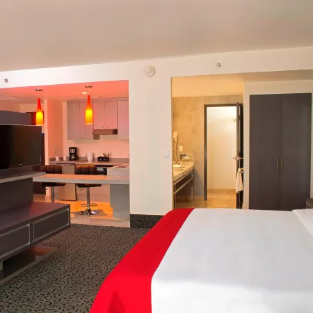 Holiday Inn Express & Suites QUERETARO by IHG