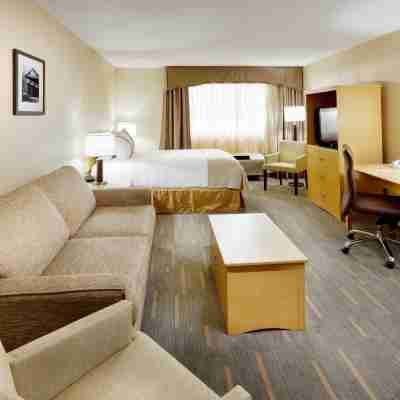 Holiday Inn Lethbridge Rooms