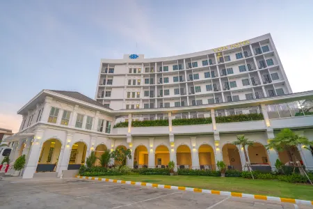 Vapa Hotel Отели рядом с достопримечательностью «VR COMPUTER PHUKET»