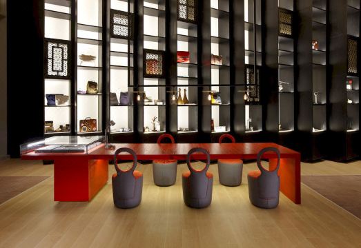 5. 더 플레이스 타..