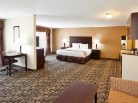 智選假日套房酒店曾斯維爾北 馬斯金格姆縣酒店