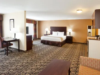 Holiday Inn Express & Suites Zanesville North Hotels near Alan Cottrill Sculpture Studio