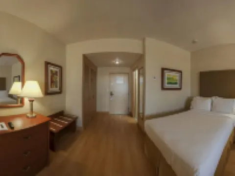 โรงแรม ฮอลิเดย์ อินน์ เอ็กซ์เพรส ชีวาวา บาย IHG โรงแรมในชีวาวา