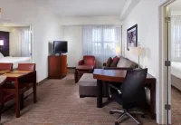 Residence Inn Tallahassee Universities at the Capitol Hotel in zona FSU Flying High Circus