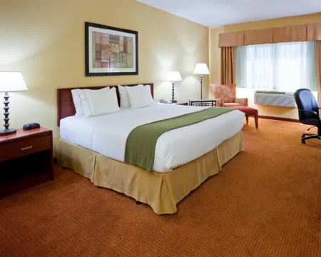 Holiday Inn Express & Suites STEVENS POINT by IHG Hotels in Stevens Point