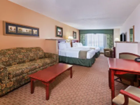 Holiday Inn Express & Suites SELMA by IHG Hotels in Selma