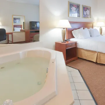 Holiday Inn Express MARSHALL by IHG