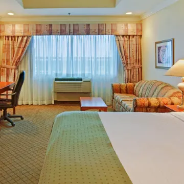 Holiday Inn & Suites OAKVILLE @ BRONTE by IHG