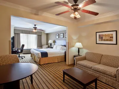 Holiday Inn Express & Suites Byron by IHG