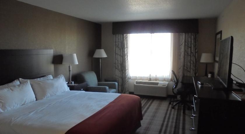 Holiday Inn Express & Suites Nevada, an Ihg Hotel