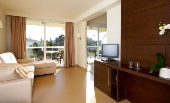 Las Gaviotas Suites Hotel & Spa