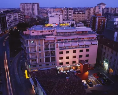 Hotel Venezia Hotels near Museum M9