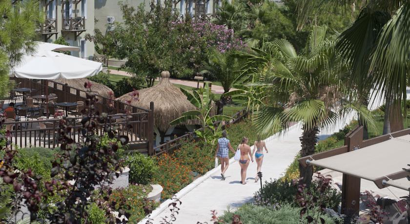 Crystal Flora Beach Resort – All Inclusive