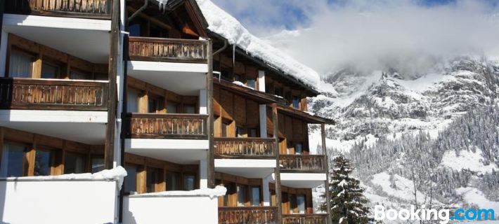 Arena Guesthouse Hotels in Flims