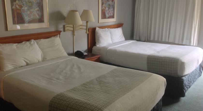 Red Roof Inn & Suites Houston - Hobby Airport