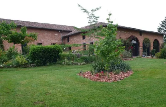 聖母院萊維格斯旅館