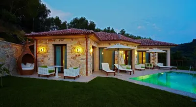 Salvator Villas & Spa Hotel Hotels near Piso Krioneri Beach