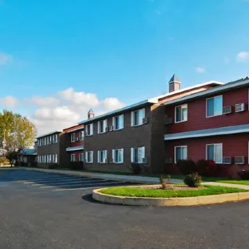 Hudson Inn & Suites