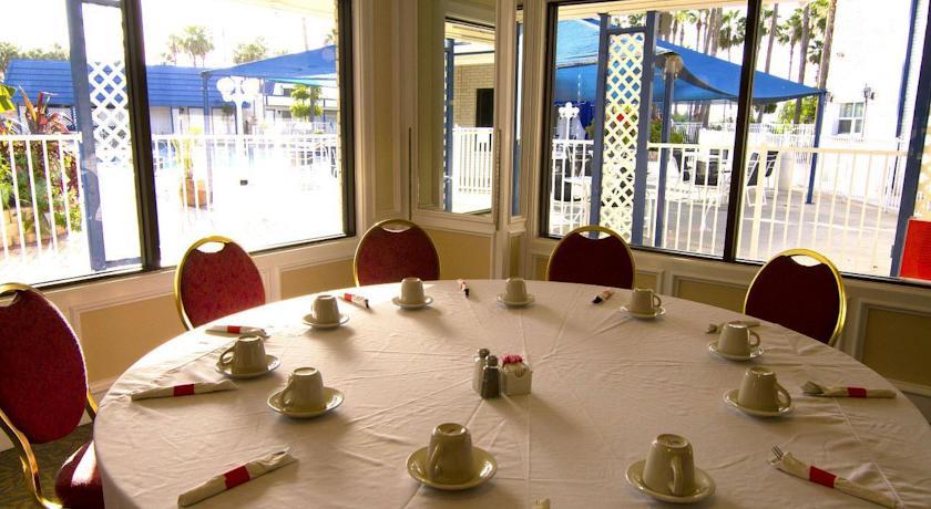 Victoria Palms Inn & Suites