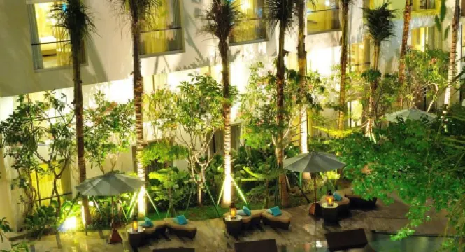 Mercure Bali Legian Отели рядом с достопримечательностью «Liklik Batu Collection»