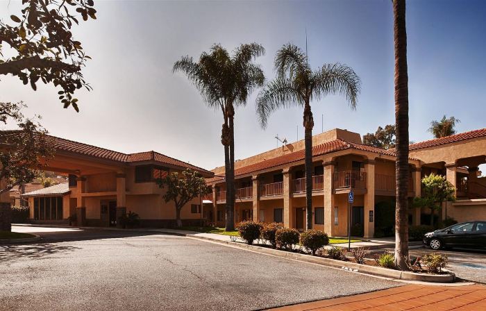 Best Western Diamond Bar Hotel & Suites