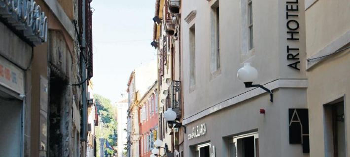 Art Hotel Kalelarga Hotéis em Zadar