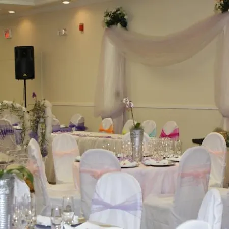 Red Lion Hotel Orlando Lake Buena Vista South Отели рядом с достопримечательностью «Парк аттракционов Олд-Таун»