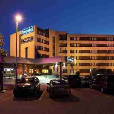 Travelodge by Wyndham Toronto East Hotel Exterior