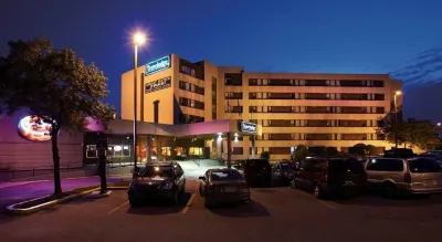 Travelodge by Wyndham Toronto East Hotels near Scarborough
