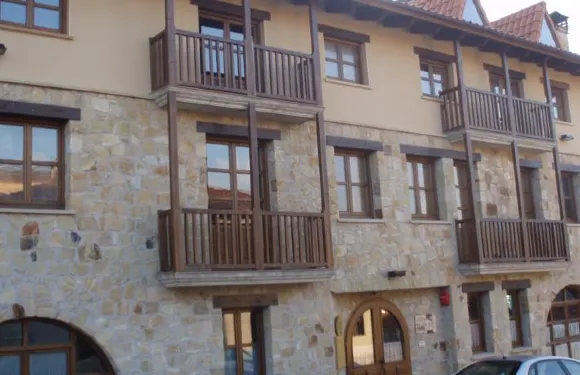 卡瑟納納瓦萊諾旅館