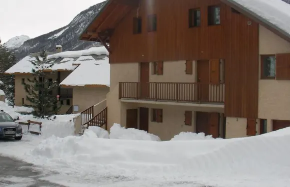 蒙乃第耶馬爾蒙特公寓