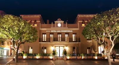 Hotel Casa Consistorial Hoteles cerca de Calzedonia