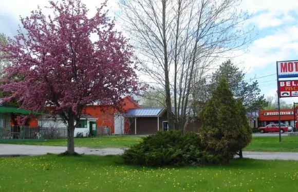 貝萊爾汽車旅館