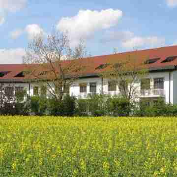 Tagungs- Und Bildungszentrum Steinbach/Taunus Hotel Exterior