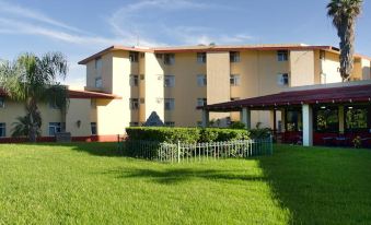 Hotel Central Parador - Housity