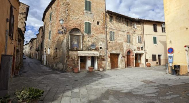 FRA Paolino B&B - Locanda di Montisi - Housity