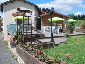 Gîtes et chambres d'hôtes en Auvergne - Le Moulin de la Fortie