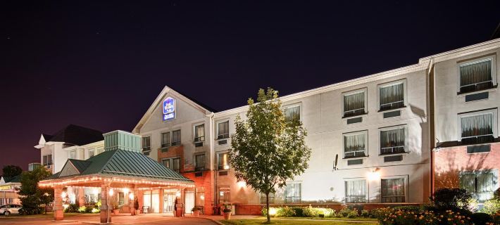 Best Western Plus Travel Hotel Toronto Airport Hotels in Toronto