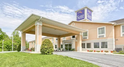 Quality Inn & Suites Chambersburg - parking