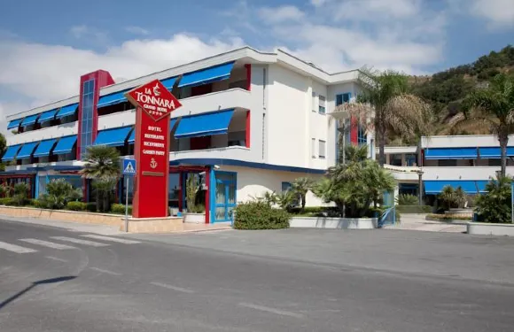 拉託娜拉大酒店