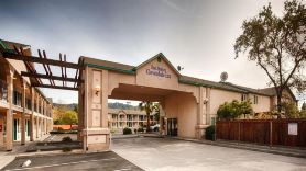 Cloverdale Wine Country Inn & Suites