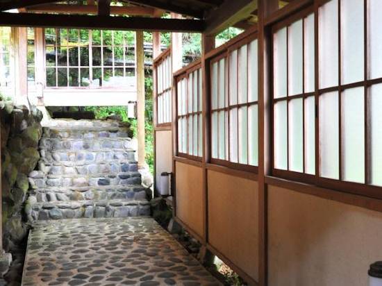 奥湯河原温泉 加満田 湯河原 宿泊予約 安い料金プラン 口コミ 部屋写真 Trip Com