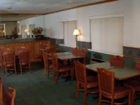 Baymont by Wyndham Glenview Hotels in Glenview