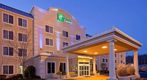 Holiday Inn Express & Suites MILFORD by IHG Hotels in Milford