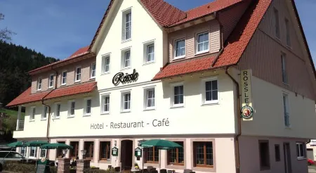 Hotel Rössle Berneck Отели в г. Эбхаузен