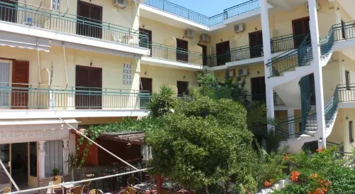 Hotel Karyatides Hotels in Agia Marina