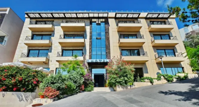 Hotel & Apartments HEC Residence