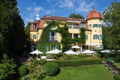 Hotel Seeschloßl Velden