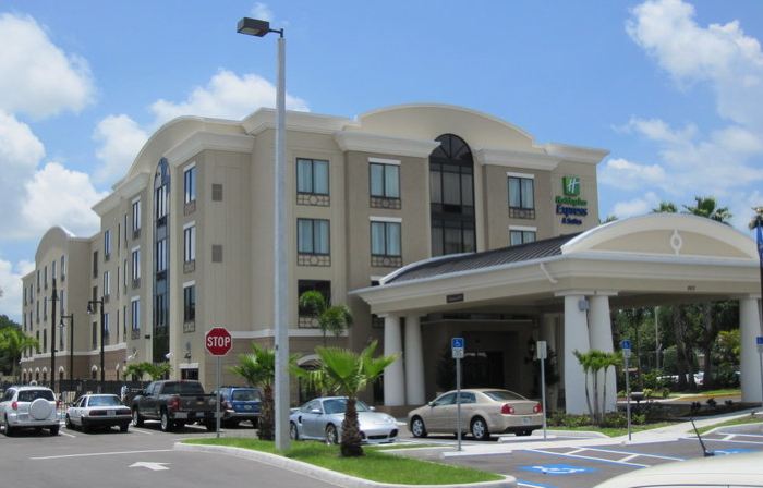 Holiday Inn Express & Suites TAMPA -USF-BUSCH GARDENS by IHG