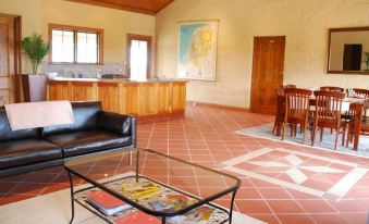 Clare View Accommodation - Housity